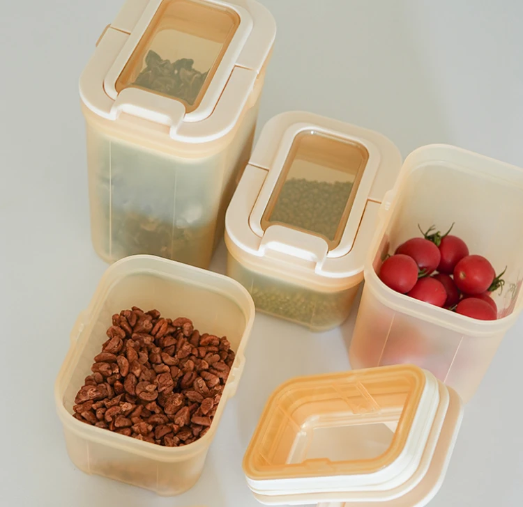 Plastic Food Storage Containers with Moisture-proof Sealed Lids #99352001 (2) (1)