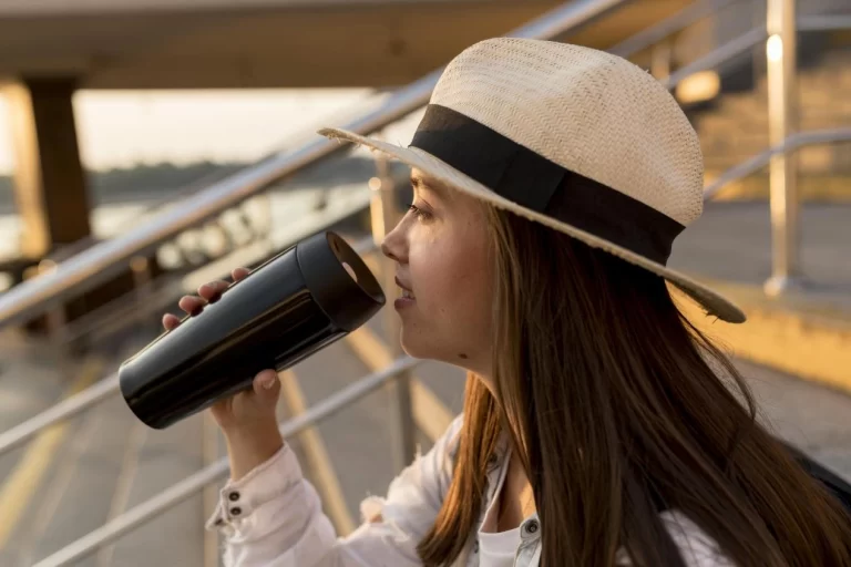 The Ultimate Insulated Water Bottle Your All-Day Hydration Solution for Hot Coffee and Ice Water