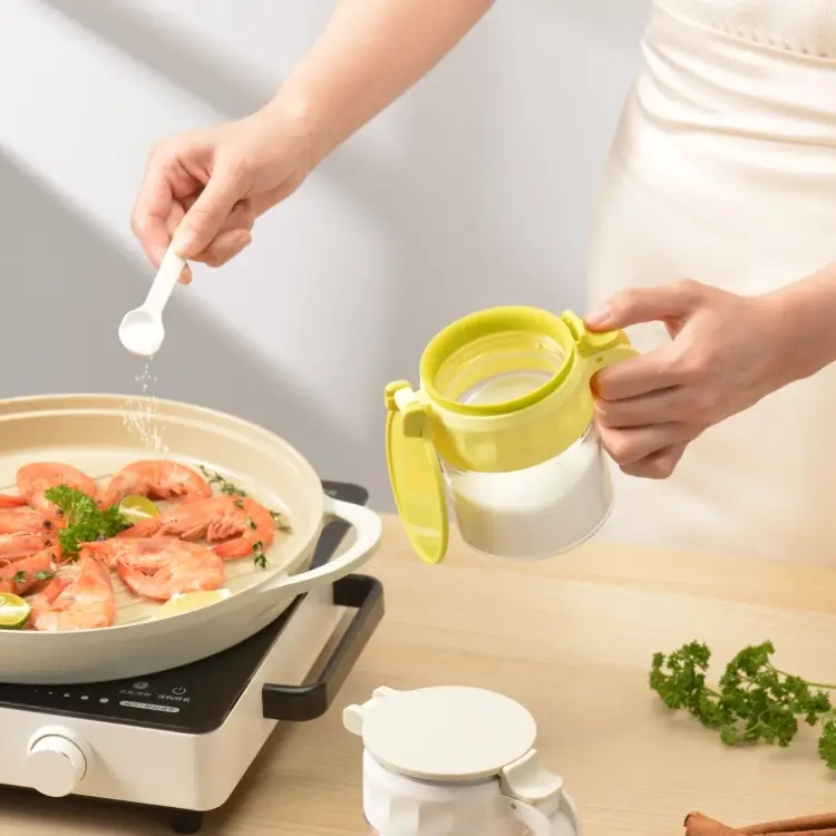 The Jar with an Integrated Scoop