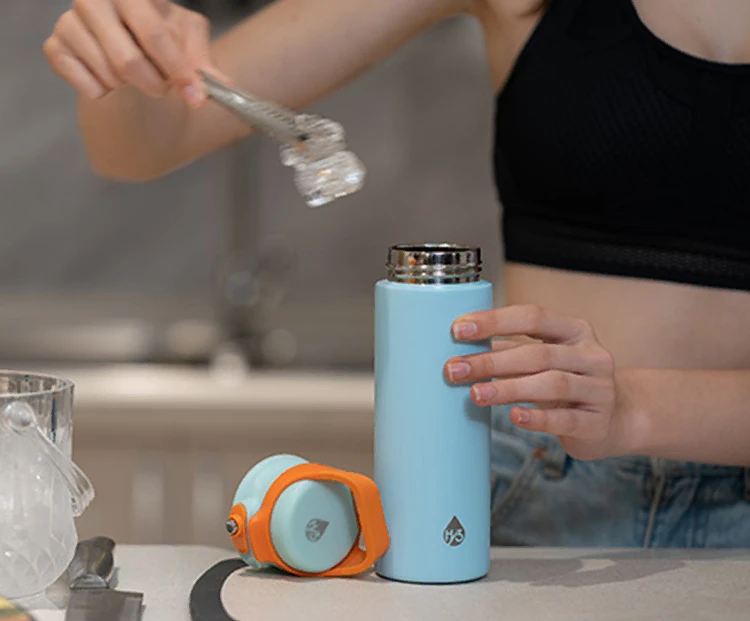 Hot and cold water bottle from SinoGlass